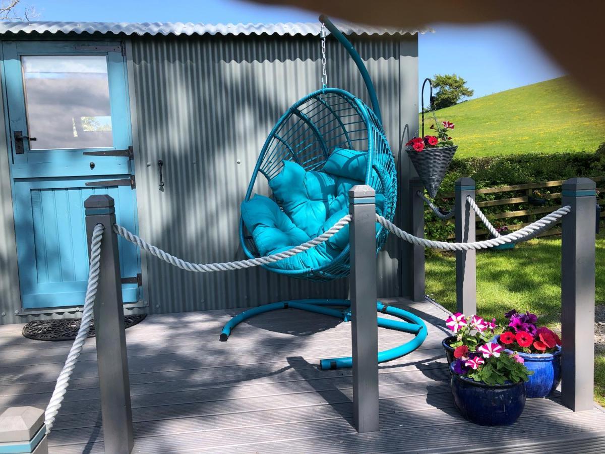 The Peacock Shepherds Hut At Hafoty Boeth Corwen Exterior foto